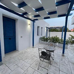 Bed & Breakfast Santorini, Cinisi